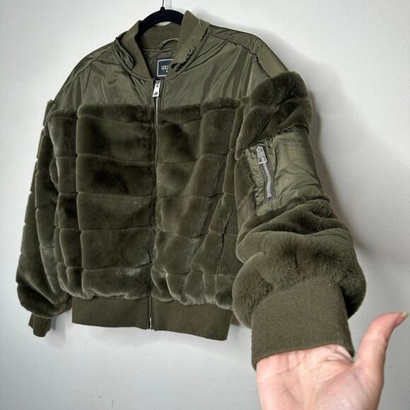 NWOT Guess Felicia Super Soft Olive Green Faux Fur Bomber Jacket Side Pockets XS - Picture 2 of 12